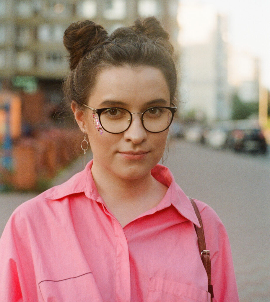 Festival Hairstyles | space-buns